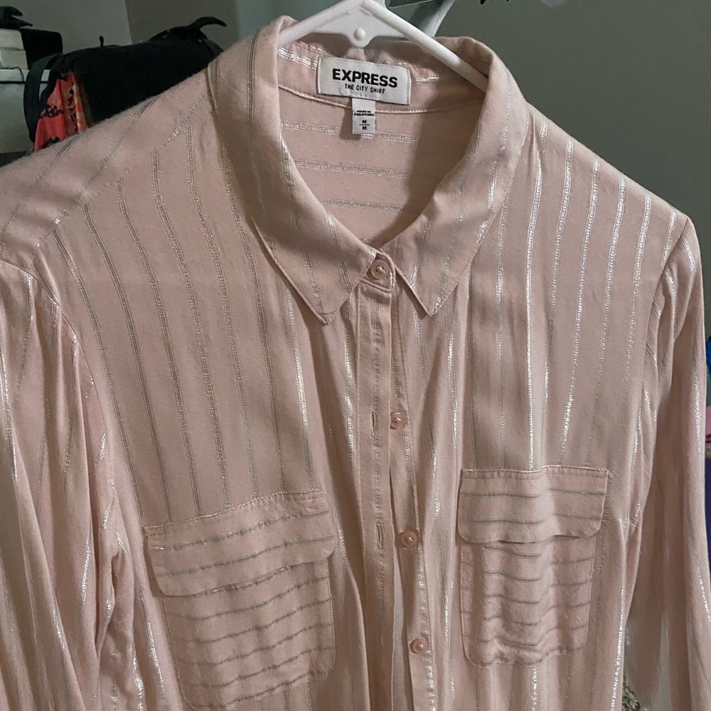 Express soft pink Button up collared shirt 👚 great for work and casual wear